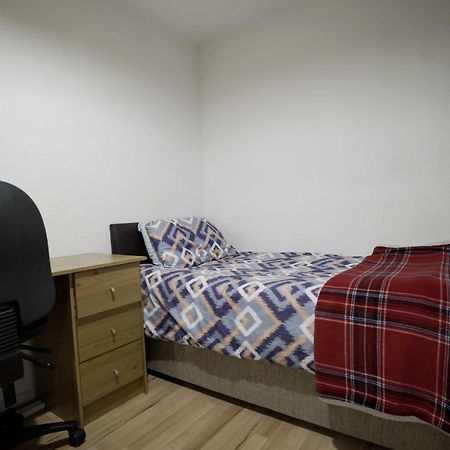 Elephant & Castle - Zone 2 - Private Rooms - Shared Bathroom ลอนดอน ภายนอก รูปภาพ