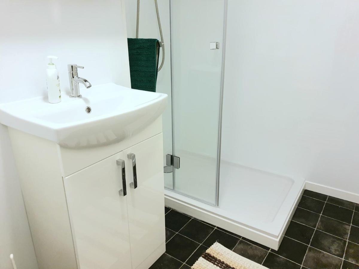 Elephant & Castle - Zone 2 - Private Rooms - Shared Bathroom ลอนดอน ภายนอก รูปภาพ