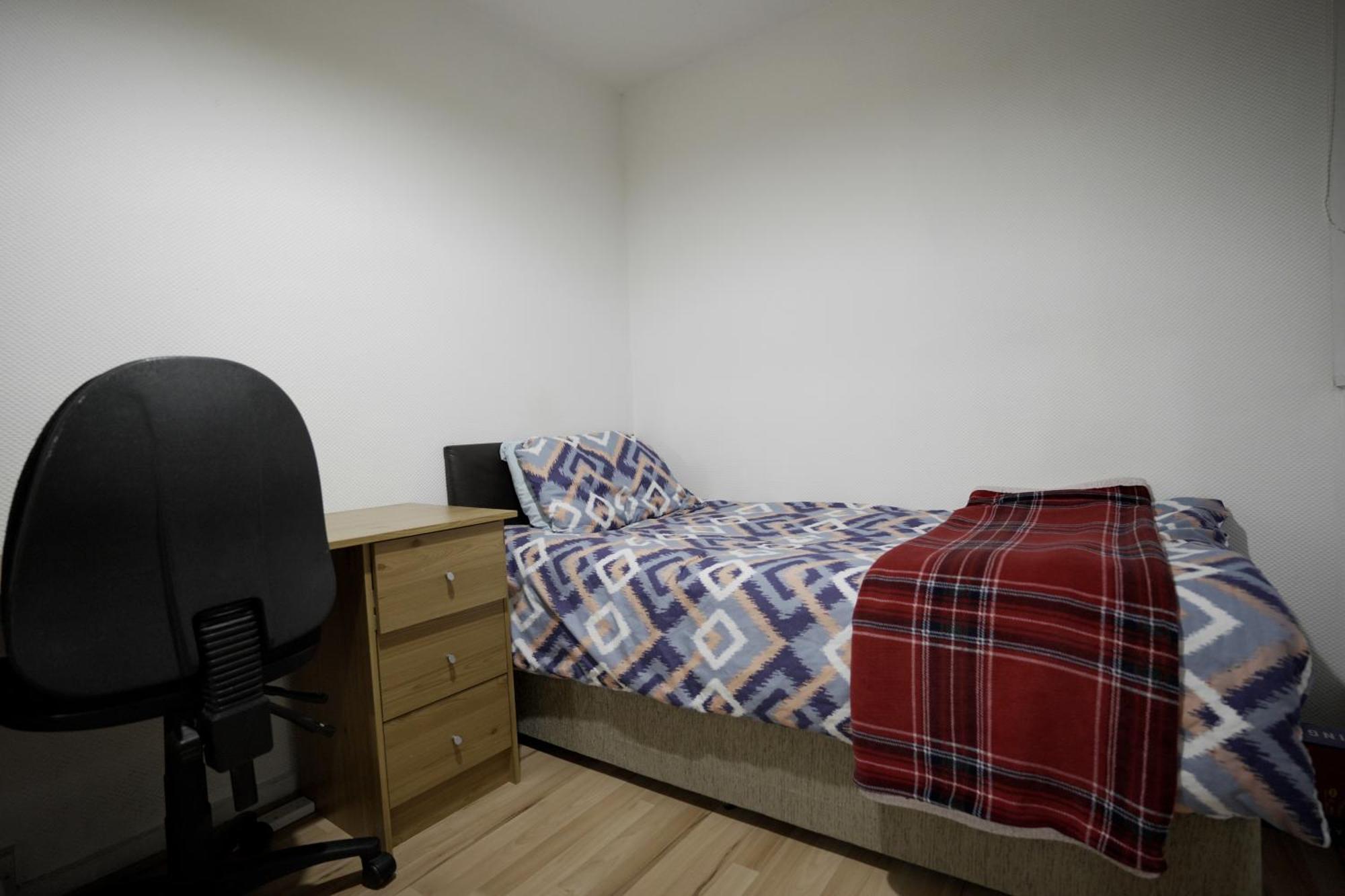 Elephant & Castle - Zone 2 - Private Rooms - Shared Bathroom ลอนดอน ภายนอก รูปภาพ